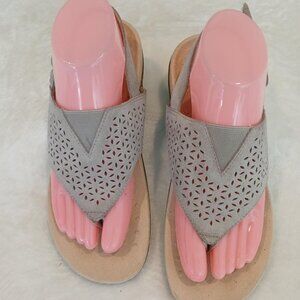 VIONICS THONGS WITH GRAY STAMPED CUT OUTS